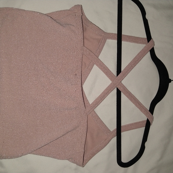 3/$20 Cropped tank - Picture 3 of 4